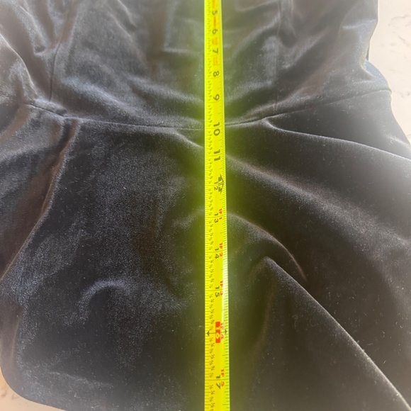 WHITE HOUSE BLACK MARKET WOMEN SIZE 8 BLACK VELVET TOP NWT GREAT FOR HOLIDAY PAR - Picture 5 of 7